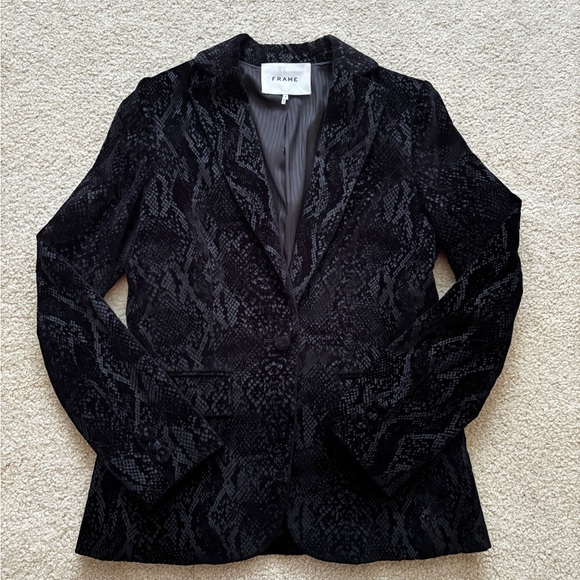 Frame Velvet Python Blazer - Picture 5 of 16